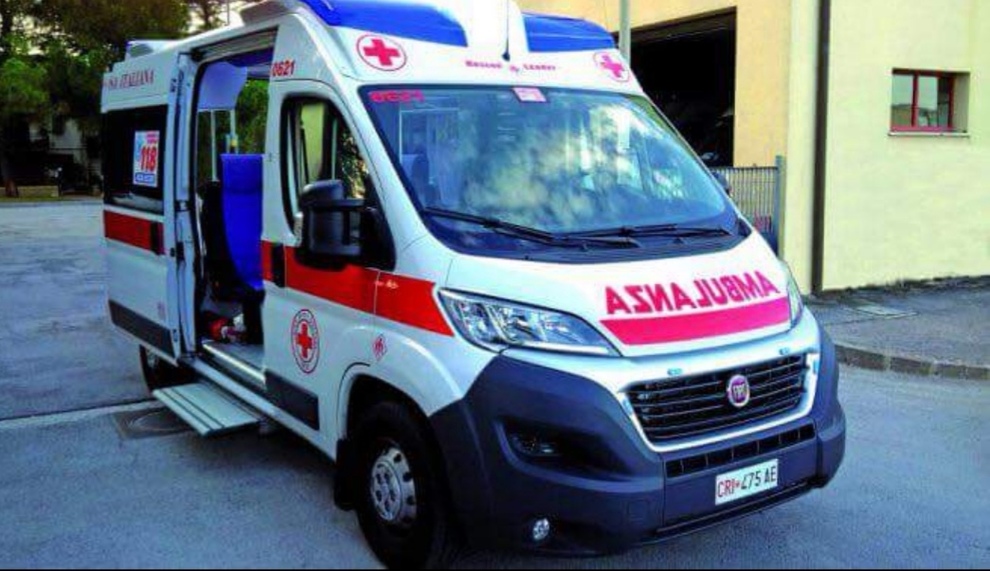 Napoli, sassaiola contro ambulanzadel 118: «È guerriglia urbana» - Il  Mattino.it