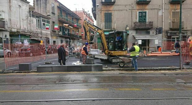 Napoli, traffico in tilt in corso San Giovanni: nuovo rinvio per chiudere il cantiere