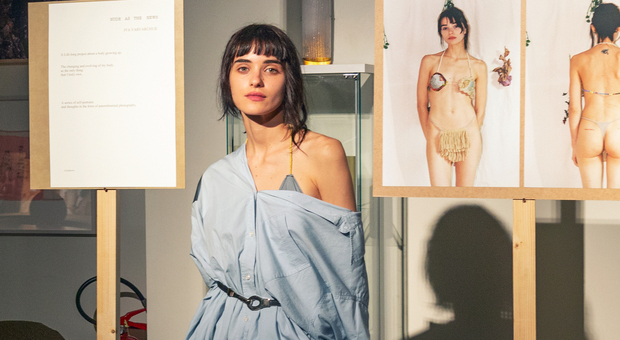 Iva Varvarchuck, la modella ucraina debutta nell'arte alla Soho House di Roma: «L'Italia fondamentale nella mia vita»
