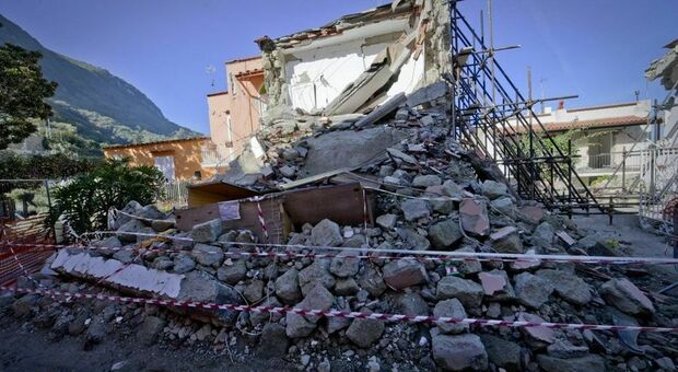 Terremoto a Ischia, firmata l'ordinanza per le imprese danneggiate dal terremoto