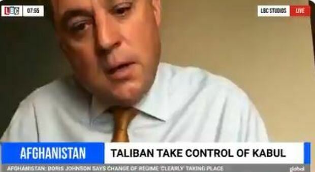 Ministro della Difesa britannico piange: «Non riusciremo a portare via tutti gli afghani»