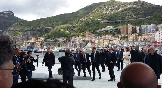 Blitz di Renzi a Salerno: visita lampo alla Stazione marittima di Zaha Hadid