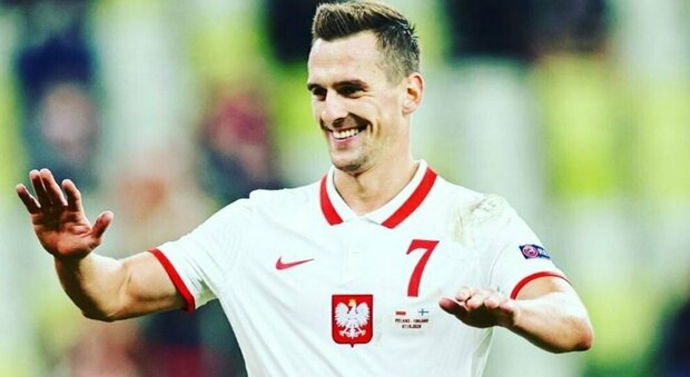 Milik gioca e segna con la Polonia: «Che notte, grande vittoria»