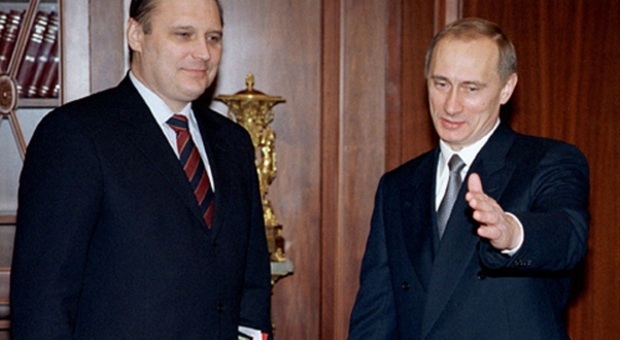 L'ex primo ministro: «Putin fuori di testa. E se l'Ucraina cade, i prossimi saranno i Paesi baltici»