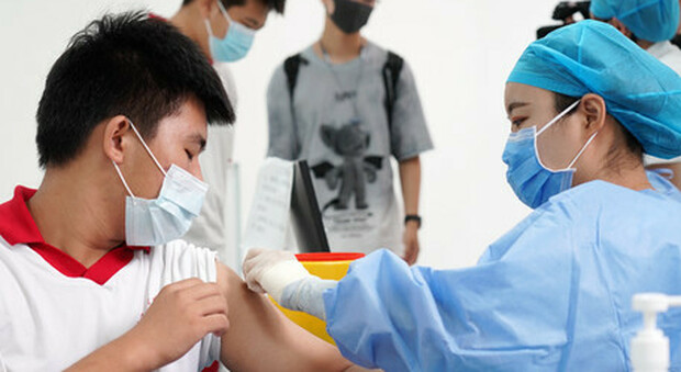 Vaccini: oltre 2,11 mln di dosi somministrate in Cina