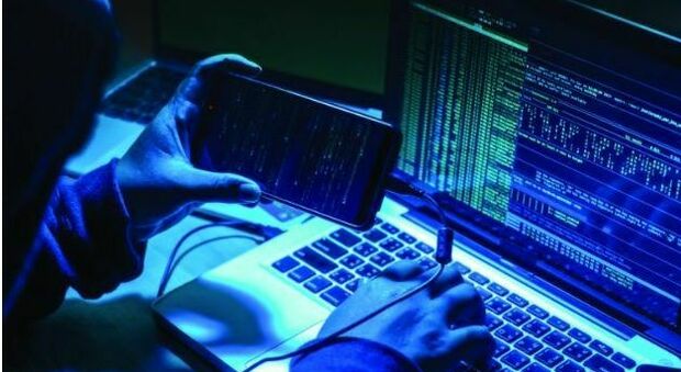 Ucraina, la Russia attacca anche con gli hacker. Sganciato Hermetic Wiper, il malware programmato per distruggere