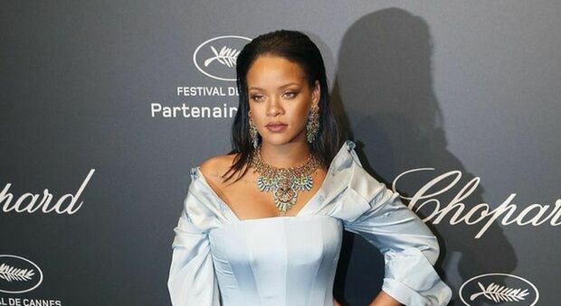 Rihanna al SuperBowl 2023, sarà la star dell'Halftime Show: su Instagram l'annuncio ufficiale
