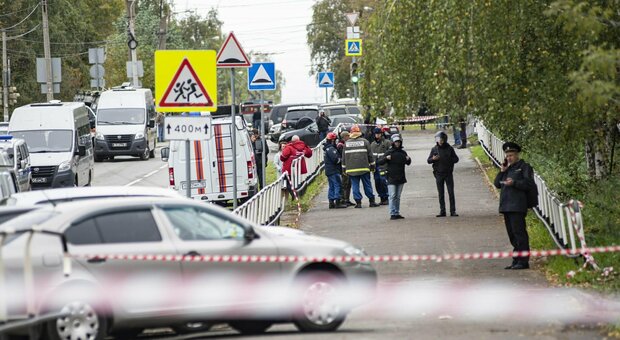 Russia, spari nella scuola: almeno 6 morti (tra cui diversi bambini) e 20 feriti