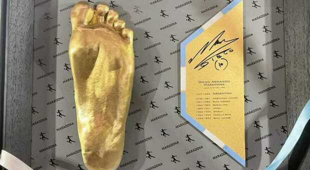 Maradona, il suo piede sinistro in dono a Peppino di Capri