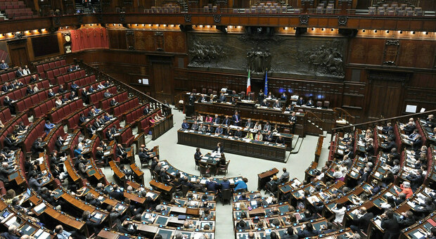 Fiducia Meloni, 9 senatori nominati ministri: tutti i numeri della maggioranza alla Camera e al Senato