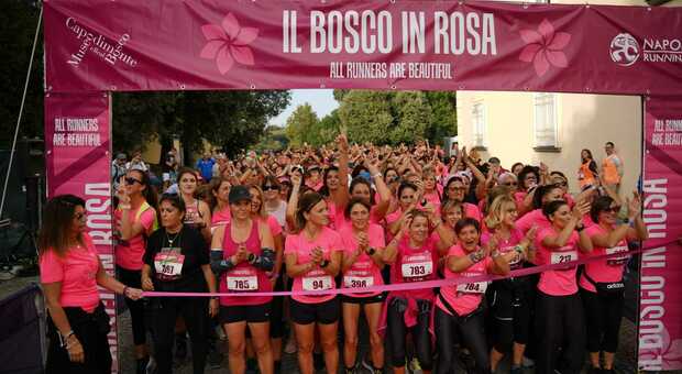 Il bosco di Capodimonte si colora di rosa: 4 km per ricordare tutte le donne