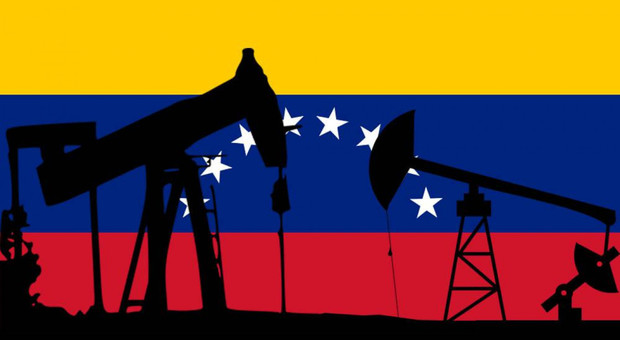 Venezuela sull'orlo della guerra civile: manca tutto, pure la benzina