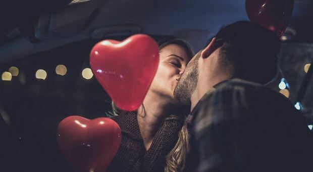 San Valentino, dalla donazione del sangue al bacio Nft: 6 idee per un perfetto regalo last minute