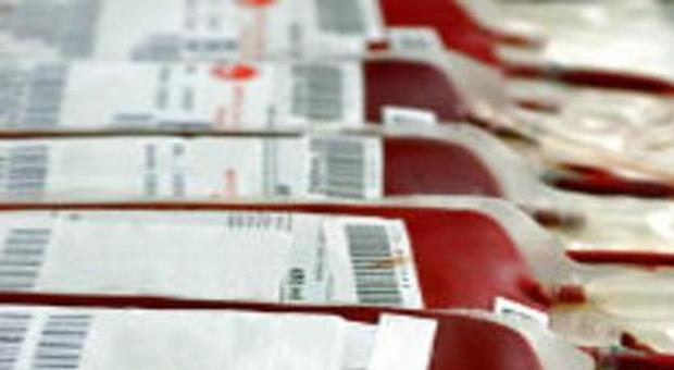 Emergenza sangue in Campania: «Costretti a rinviare gli interventi»