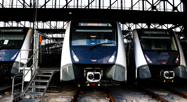 Metropolitana linea 1 Napoli: ancora disagi sul servizio per le prove dei nuovi treni