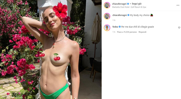 Chiara Ferragni in topless fa impazzire Instagram. La reazione di Fedez: «Per me due chili di ciliegie»