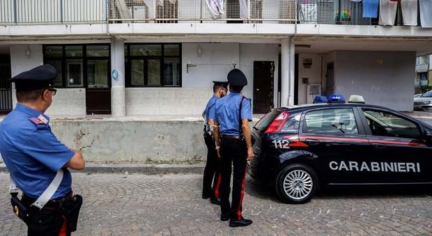Aggrediscono i carabinieri, intera famiglia in carcere