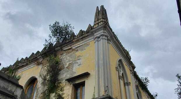 Napoli, degrado e abbandono per il conventino nel cimitero antico