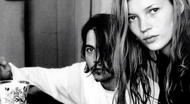 Kate Moss e la prima collana di diamanti ricevuta in regalo da Johnny Depp. «La tirai fuori dal suo c..o»