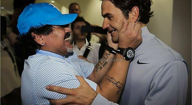 Federer, l'omaggio del Napoli: «Sei stato il Maradona del tennis»