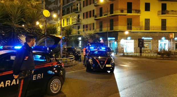 Controlli anti-Covid a Napoli, 59 multe nella notte di coprifuoco