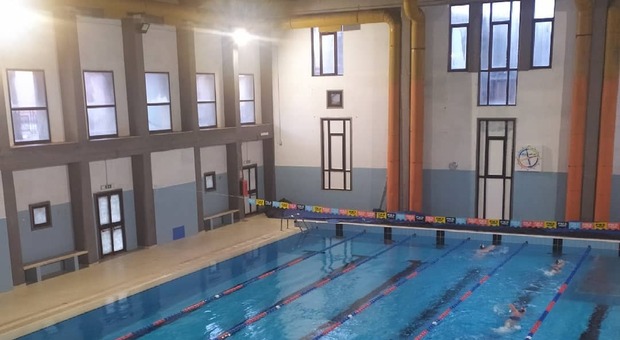 Napoli: operaio morto a Secondigliano, scatta lo sgombero della piscina