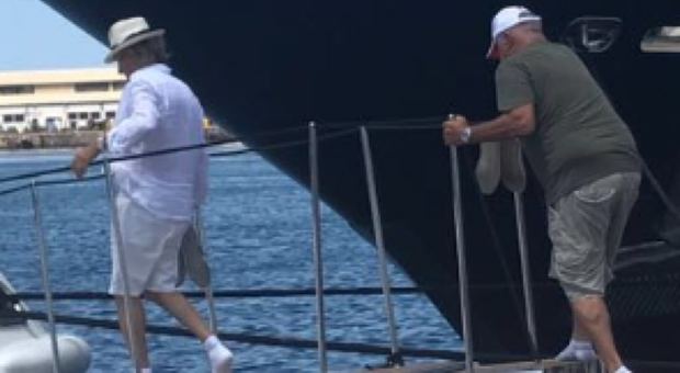 Rod Stewart in vacanza tra Capri e Castellammare con il «Lumiere»