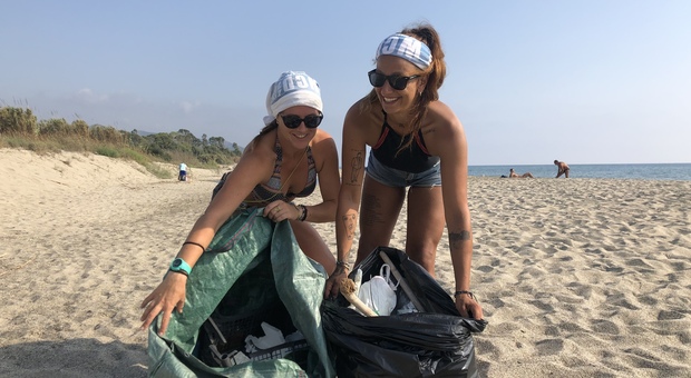Cilento, volontarie tedesche in azione per ripulire spiagge e fondali