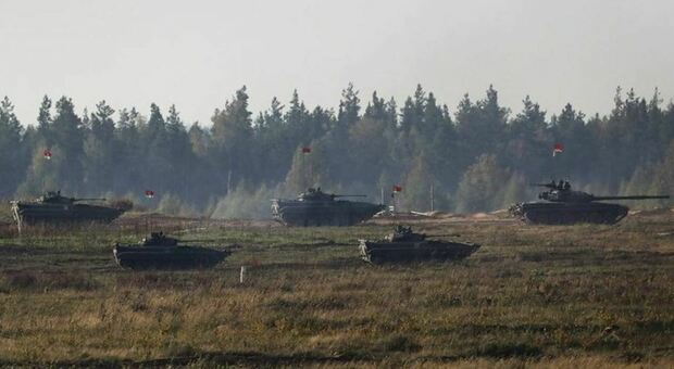 Ucraina, Putin sposta l'esercito in Bielorussia per un attacco dal nord. Minsk pronta alla guerra