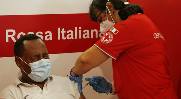 Vaccino, oltre 3 milioni e mezzo di cinquantenni ancora scoperti: Sicilia, Calabria e Bolzano in testa