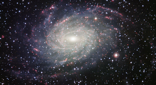 La galassia NGC 6744 a 30 milioni di anni luce dalla Terra e inquadrata dalla Wide Filed Imager del telescopio da 2.2 metri dell MPG a La Silla in Cile