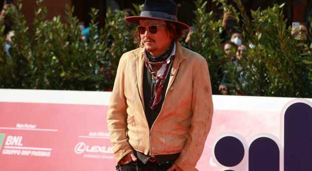 Roma, Johnny Depp bloccato in hotel si fa attendere sul red carpet della Festa del Cinema