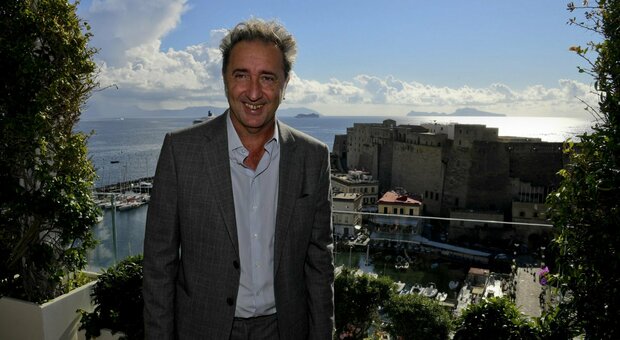Vigilia degli Oscar: Napoli tifa Sorrentino con il libro (in omaggio) del Mattino