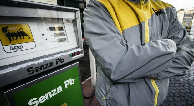 Sciopero benzinai confermato per il 25-26 giugno. I sindacati dopo l'incontro col governo: «Decreto va migliorato»
