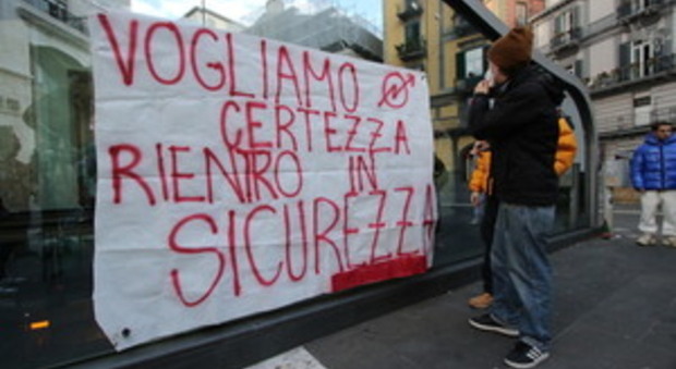 Napoli, studenti in piazza per la morte di Giuliano de Seta: «No alternanza scuola-lavoro»