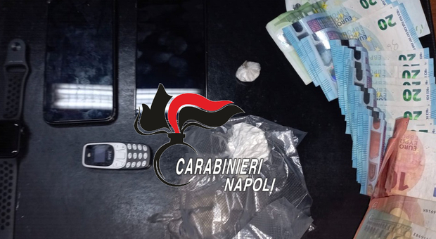 Spacciatori arrestati dai carabinieri, sequestrati droga e denaro