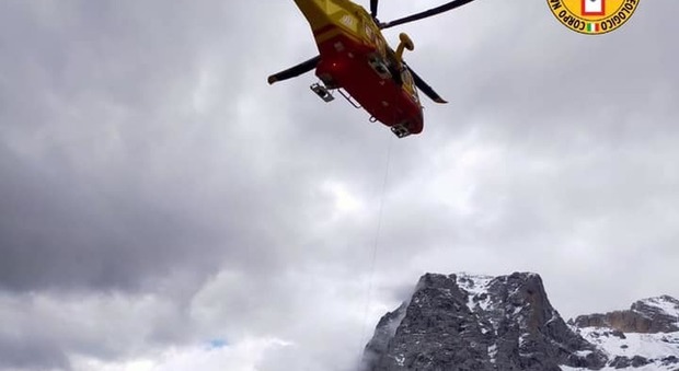 Cade sul Gran Sasso, soccorso alpinista umbro