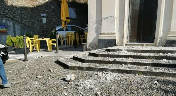 Caduta di alcuni calcinacci dalla chiesa di Pieve Ligure