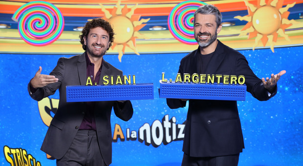 Striscia la notizia riparte con due nuovi conduttori: dietro il bancone arrivano Alessandro Siani e Luca Argentero