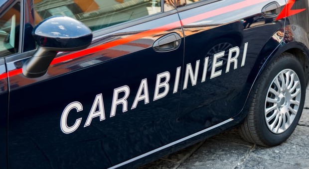 Arrestato dai carabinieri per danneggiamento, violenza e resistenza