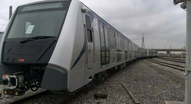 Metropolitana di Napoli: nuovi treni in servizio tra 6 mesi