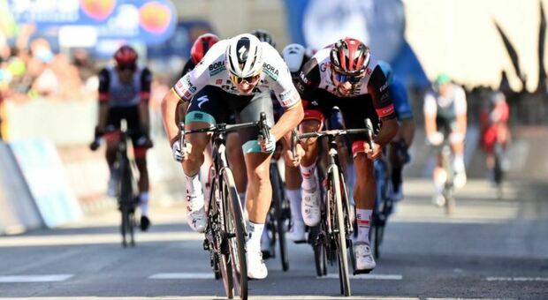 Giro d'Italia, firmato protocollo per la tappa Napoli-Procida