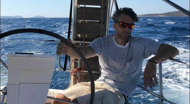 Francesco Giorgi, chi è il bel fidanzato di Eva Kaili: così il "surfista dell'idroscalo" è arrivato a Bruxelles