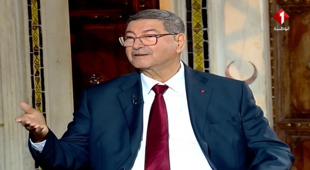 Tunisia, malore in diretta tv: l'ex premier Habib Essid è in terapia intensiva