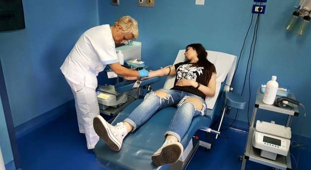 Coronavirus, l'allarme: «In tutta Italia calano le donazioni di sangue»