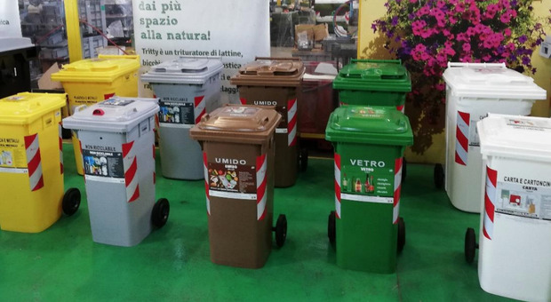 Napoli Est, raccolta rifiuti porta a porta per 37mila famiglie: a dicembre via i cassonetti