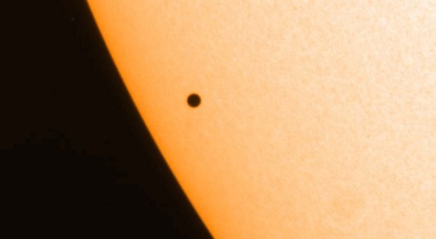 Mercurio, il passaggio davanti al Sole: diretta streaming. Visibile sino alle 18