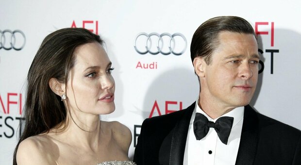 Angelina Jolie, la lite sul jet privato con Brad Pitt e la causa all'Fbi: «Perchè non lo avete arrestato?»