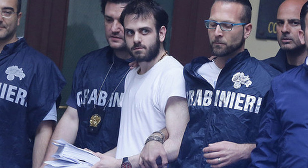 Camorra, arrestato Umberto Accurso: è il mandante dell'assalto alla caserma dei carabinieri
