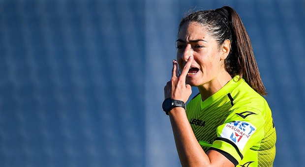 Serie A, Ferrieri Caputi all'esordio nel weekend: sarà il primo arbitro donna nel nostro campionato